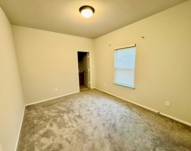 10503 Shining Dawn Way - Photo Thumbnail 21