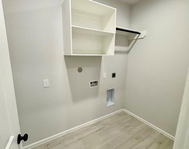 10503 Shining Dawn Way - Photo Thumbnail 12