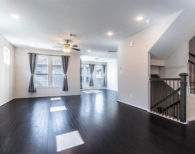 3108 Roseland Terrace Lane - Photo Thumbnail 1