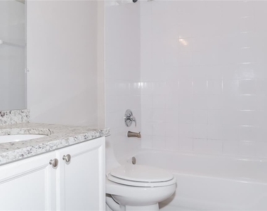 2544 Meadow Oaks Loop - Photo Thumbnail 8