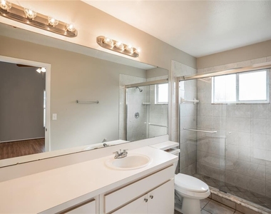 11015 Peking Place - Photo Thumbnail 10