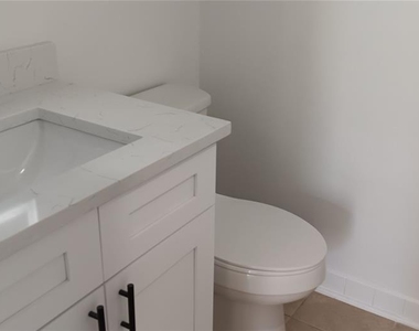 885 Beltrees Street - Photo Thumbnail 9