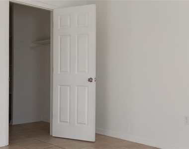 885 Beltrees Street - Photo Thumbnail 6