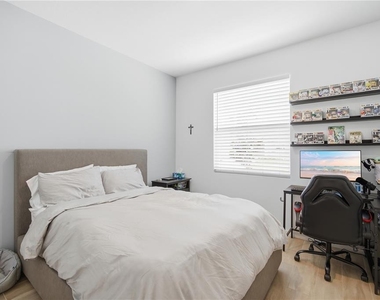 32305 Lexington Street - Photo Thumbnail 15
