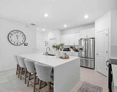 32305 Lexington Street - Photo Thumbnail 9