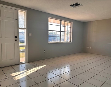 3215 Bright Drive - Photo Thumbnail 2