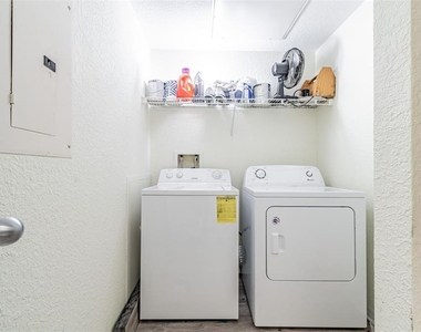 402 S Armenia Avenue - Photo Thumbnail 24