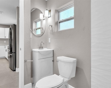 2651 1/2 2nd Avenue S - Photo Thumbnail 13