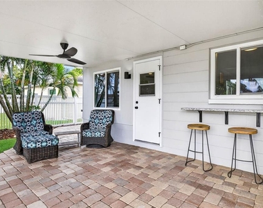 5519 Commonwealth Avenue N - Photo Thumbnail 5