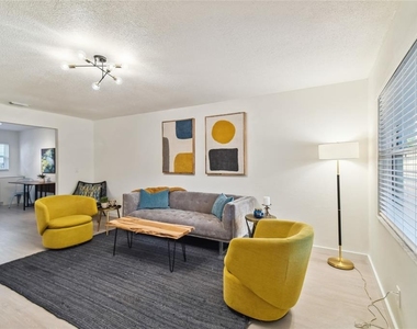 6422 S Adelia Avenue - Photo Thumbnail 2