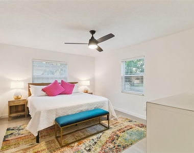 6422 S Adelia Avenue - Photo Thumbnail 5