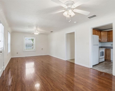 409 Lebeau Street - Photo Thumbnail 8