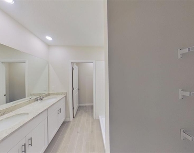 140 Holly Bank Avenue - Photo Thumbnail 16