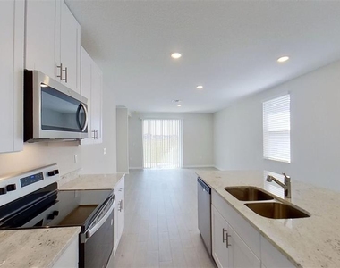 140 Holly Bank Avenue - Photo Thumbnail 9