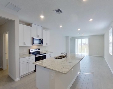 140 Holly Bank Avenue - Photo Thumbnail 2