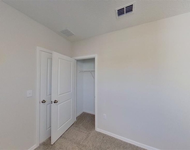 140 Holly Bank Avenue - Photo Thumbnail 23