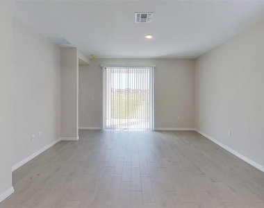 140 Holly Bank Avenue - Photo Thumbnail 10