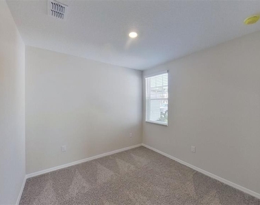 140 Holly Bank Avenue - Photo Thumbnail 22