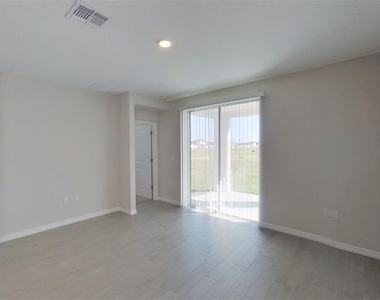 140 Holly Bank Avenue - Photo Thumbnail 9