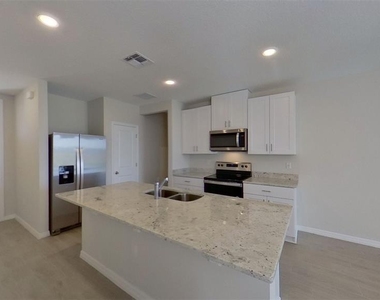 140 Holly Bank Avenue - Photo Thumbnail 5