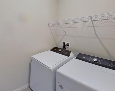 140 Holly Bank Avenue - Photo Thumbnail 27