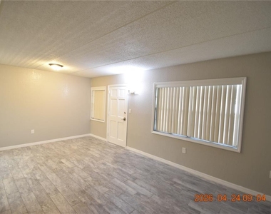 306 Danube Avenue - Photo Thumbnail 6