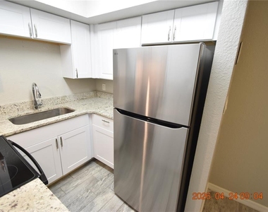 306 Danube Avenue - Photo Thumbnail 10