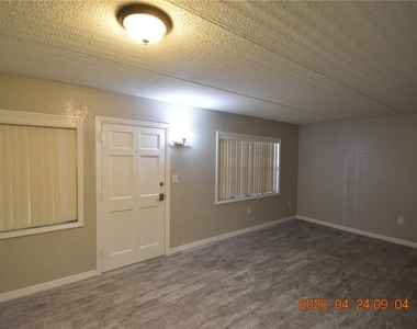 306 Danube Avenue - Photo Thumbnail 7