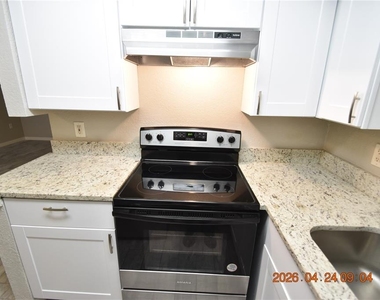 306 Danube Avenue - Photo Thumbnail 9