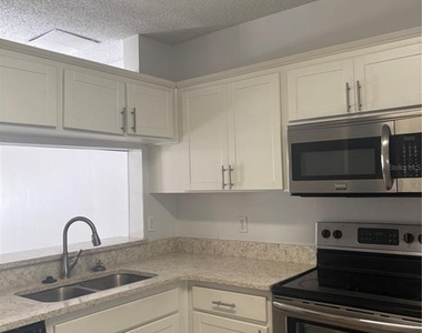 6308 Bayside Key Drive - Photo Thumbnail 12