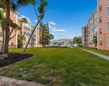 6960 20th Avenue N - Photo Thumbnail 52