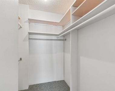 6960 20th Avenue N - Photo Thumbnail 31