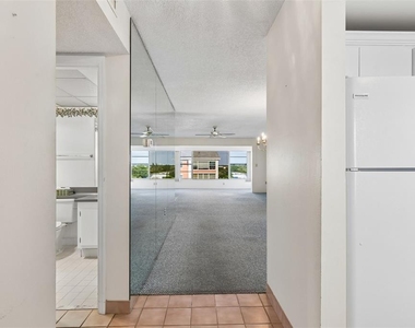 6960 20th Avenue N - Photo Thumbnail 5