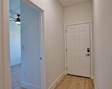 289 Boundary Boulevard - Photo Thumbnail 7