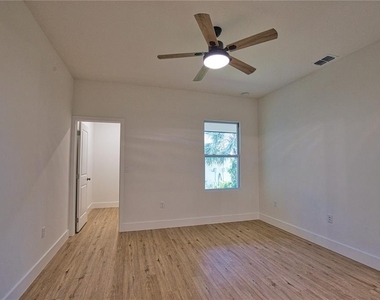 289 Boundary Boulevard - Photo Thumbnail 29