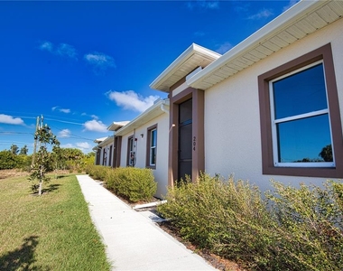 289 Boundary Boulevard - Photo Thumbnail 2