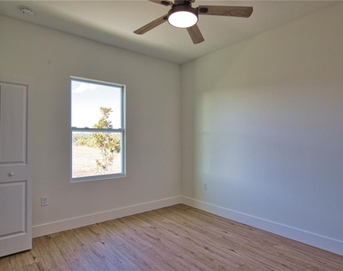 289 Boundary Boulevard - Photo Thumbnail 19