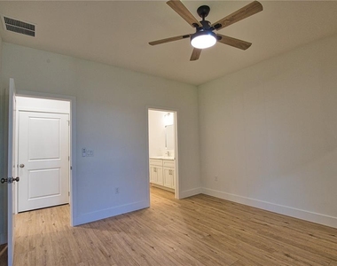 289 Boundary Boulevard - Photo Thumbnail 24