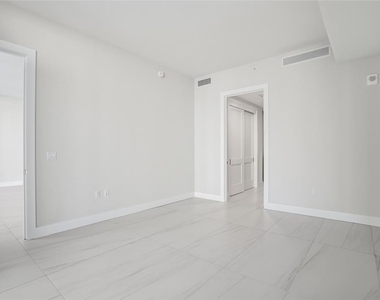 275 1st Avenue S - Photo Thumbnail 60