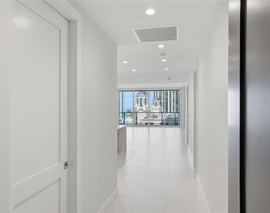 275 1st Avenue S - Photo Thumbnail 43