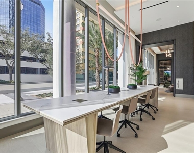 275 1st Avenue S - Photo Thumbnail 6