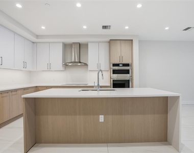 275 1st Avenue S - Photo Thumbnail 45