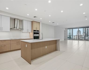 275 1st Avenue S - Photo Thumbnail 44