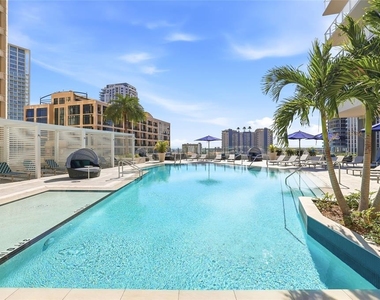 275 1st Avenue S - Photo Thumbnail 37
