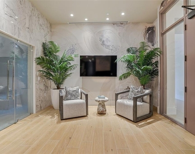 275 1st Avenue S - Photo Thumbnail 28