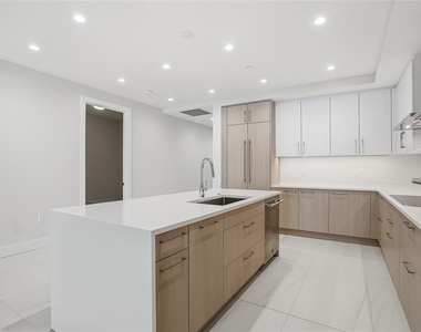 275 1st Avenue S - Photo Thumbnail 48