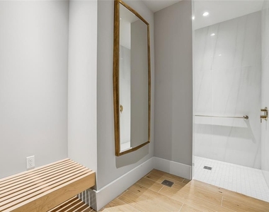 275 1st Avenue S - Photo Thumbnail 25