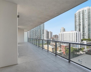 275 1st Avenue S - Photo Thumbnail 56