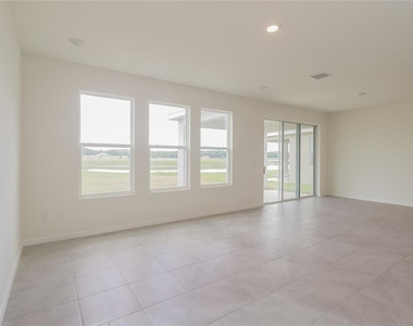 10832 Charlotte Drive - Photo Thumbnail 2