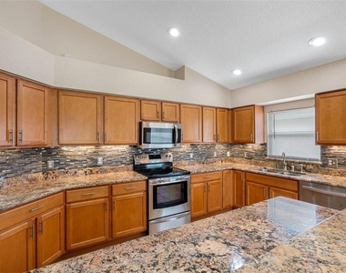 3063 Westmoreland Drive - Photo Thumbnail 14